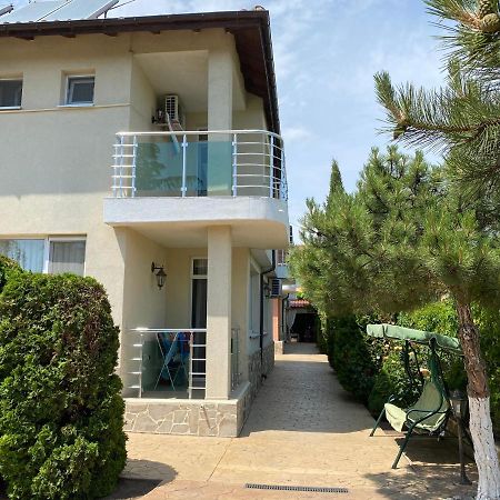 Sunny Guest House Ravda Esterno foto
