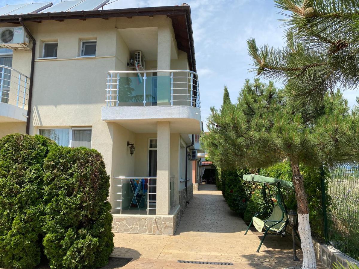 Sunny Guest House Ravda Esterno foto