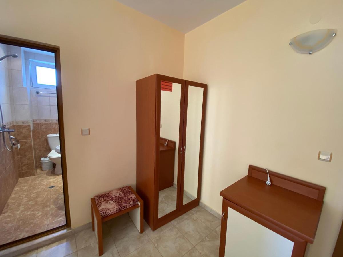 Sunny Guest House Ravda Esterno foto